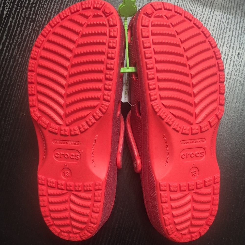 CROCS Glitter Clog in Vibrant Red - Picture 4 of 4